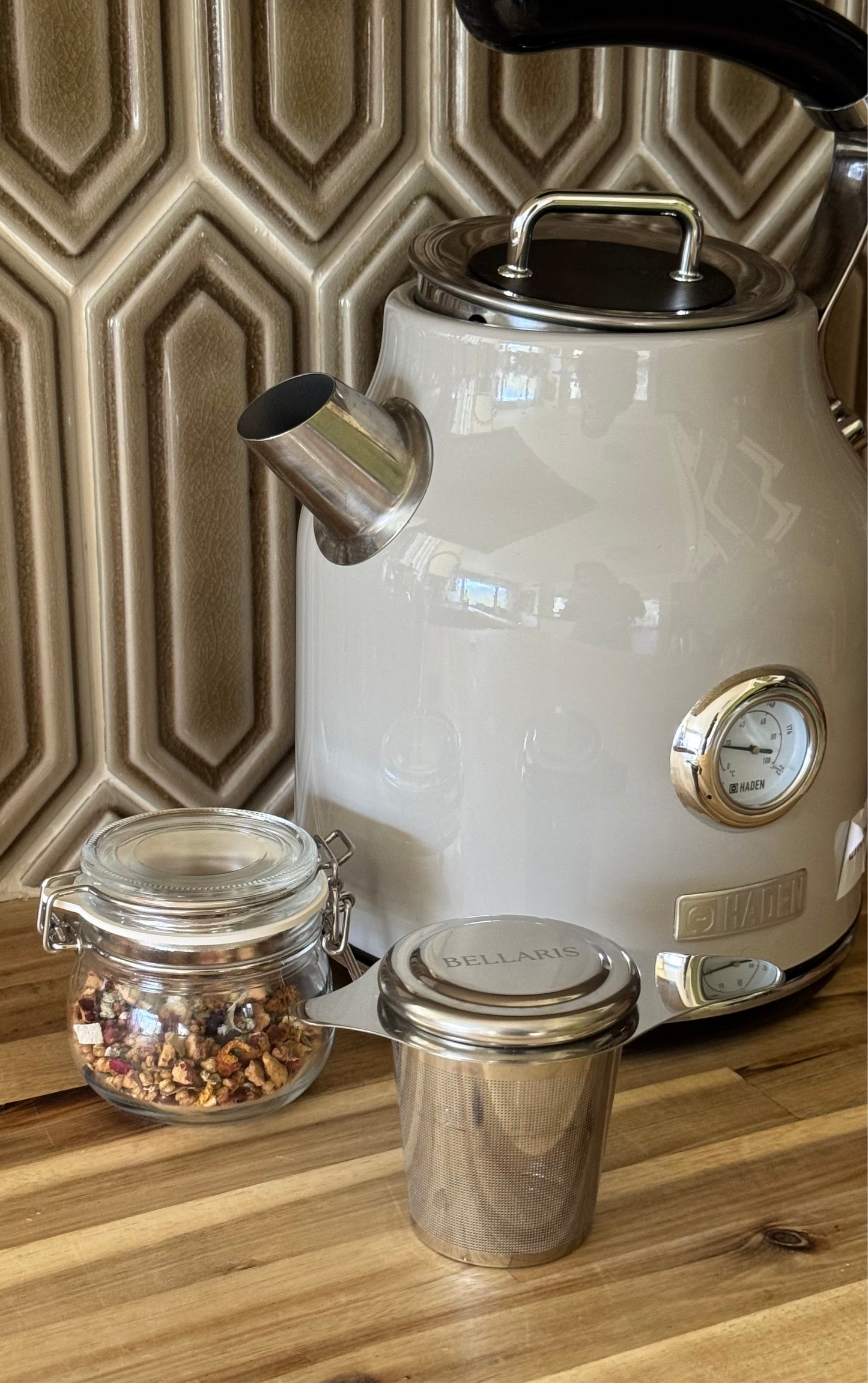 Bellaris Stainless Steel Tea Strainer with Lid