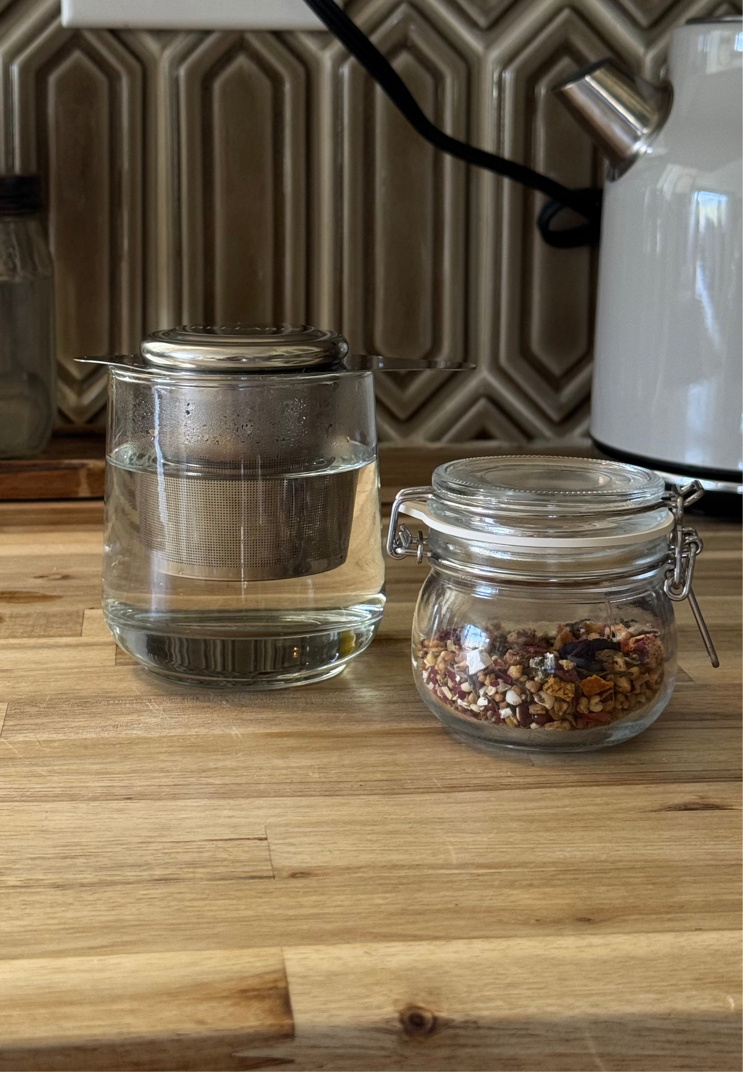 Bellaris Stainless Steel Tea Strainer with Lid